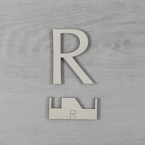 R' betű, illesztősablonnal - 3 cm, natúr