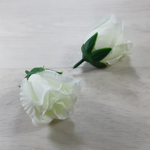Rózsabimbó virágfej - Törtfehér (300), 5,5cm, 1db
